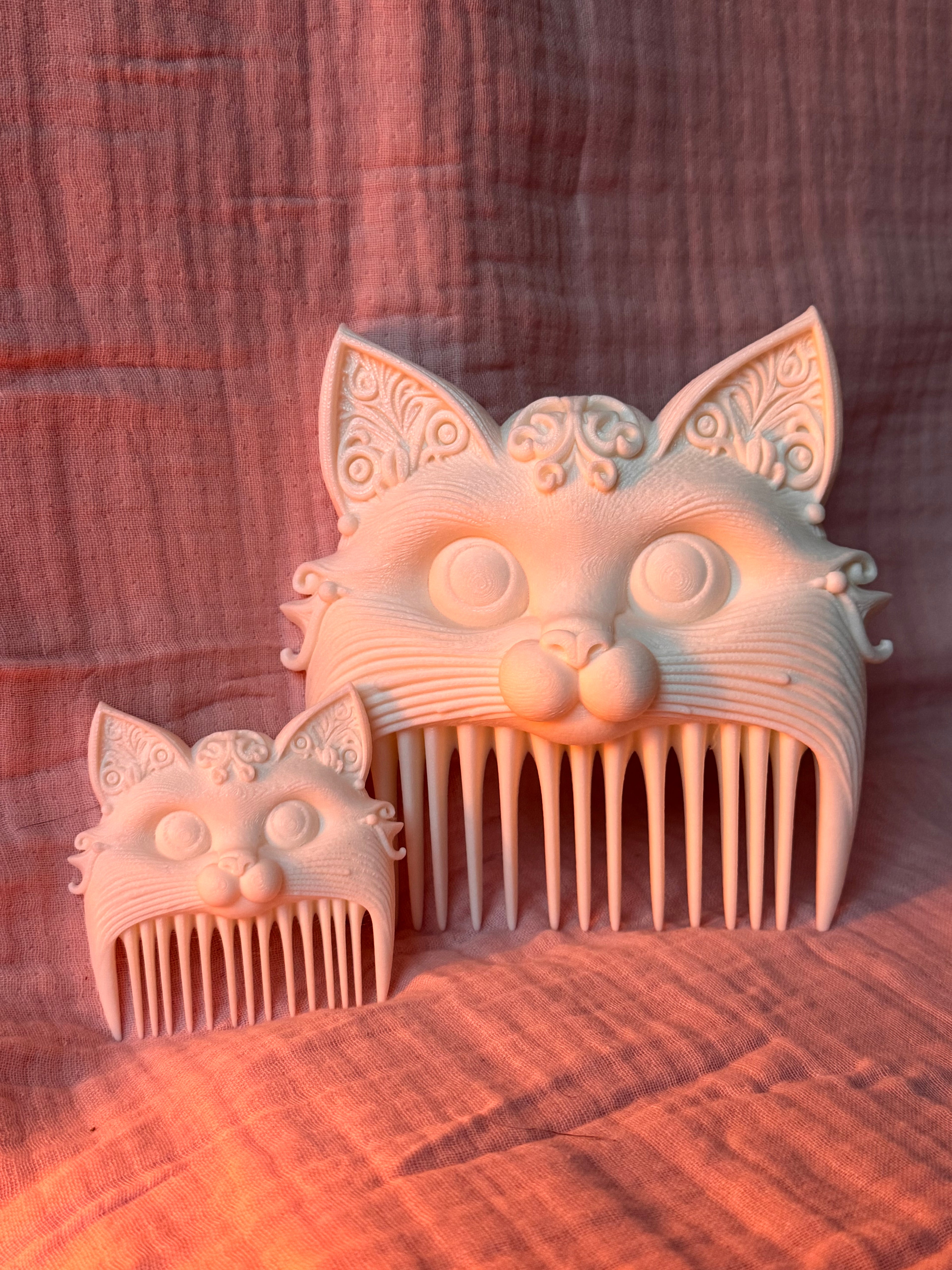 Whimsical Cat Comb L 🐱